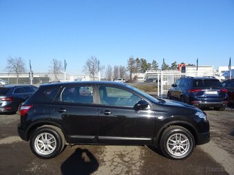 Nissan Qashqai 1.5 dCi 81kW serviska, 2.majitel - 10