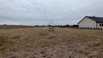 Stavební parcela 1.032 m2 v obci Vlastce - 10