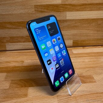 iPhone 11 64GB, černý (12 měsíců záruka) - 10