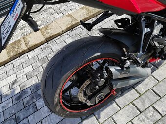 Suzuki gsxs 750 - 10