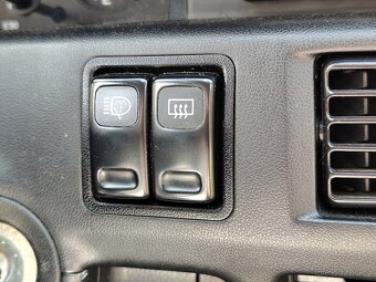Toyota Corolla e 9 - 10