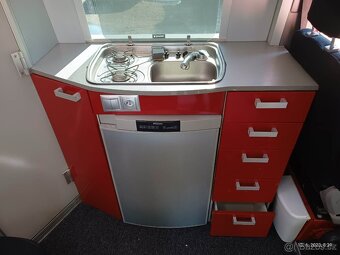 Prodam obytny vw crafter eastwander 4 osoby - 10
