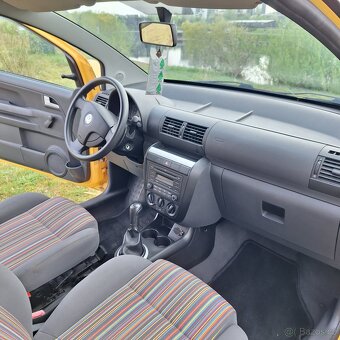 Prodám VW Fox 1,2 55 hp, jako nový - 10