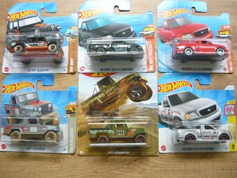 AUTÍČKA HOT WHEELS - 10