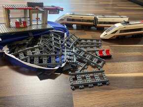 LEGO - 10