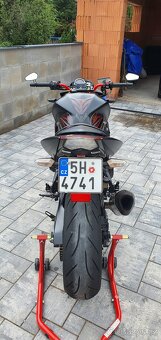 Kawasaki Z750R - 10