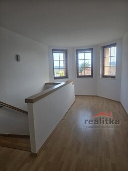 Pronájem velkého bytu 100m2, 3+kk v RD, Opava, ul. Slovenská - 10