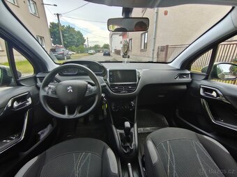 Peugeot 208 1.2 60 kW, najeto jen 43 000 km - 10