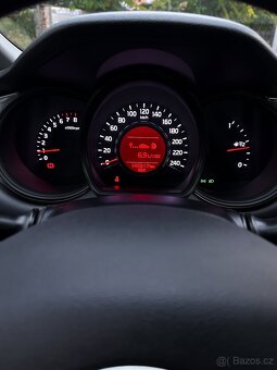 Kia Ceed 1.4 benzín 2017 Hatchback - 10