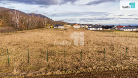 Pozemek s potenciálem pro výstavbu více domů v Krušných horá - 10