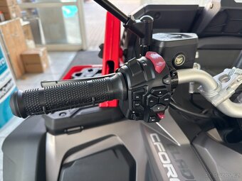 Gladiator X1000 G3 MUD V-Twin EPS - skladem - 10