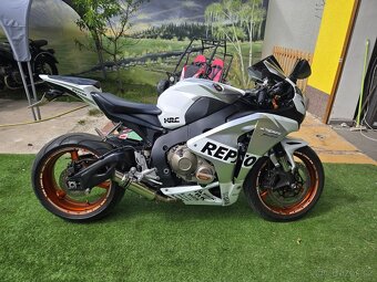 Honda Cbr 1000Rr top Stav spousta doplňků - 10