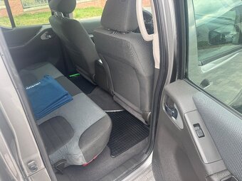 Prodám Nissan Navara D40 4x4 2,5 nafta 140 KW automat - 10