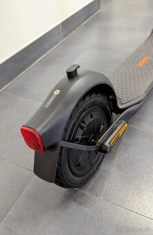 Elektrokoloběžka Segway Ninebot F2 E, jak nová, 32km/h - 10