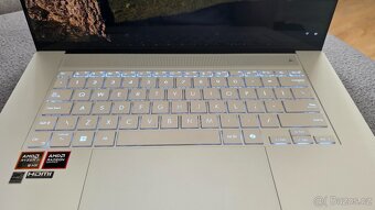 Notebook Asus Zenbook S 16 2 TB, bílá, záruka do 8/26 - 10