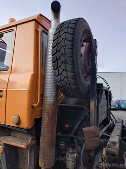 Tatra 815 sklápěč V10 - 10