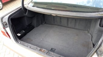 Mercedes E320 CDI Lorinser Elegance / r.2000 / Ř6 válec - 10