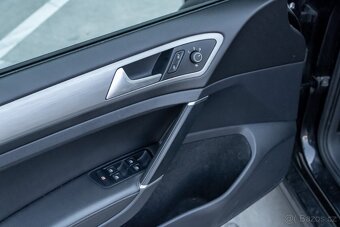 Volkswagen Golf - 10