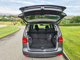 VOLKSWAGEN TOURAN 1,6 TDI 77KW 7-MÍST - 10