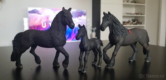 Schleich koně koníci Fríský kůň - 10