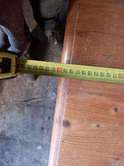 Dreveny jidelni stul - 10