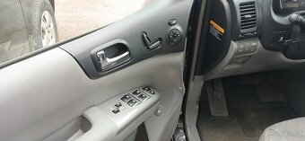 Kia Carnival 2.9crdi - 10
