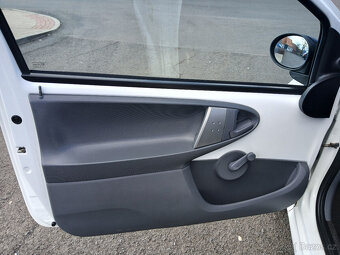 Peugeot 107, 1,0 - 10