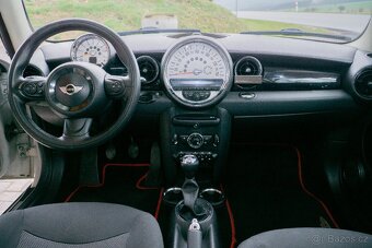 Mini Cooper R56 2010 1.6i 90KW, 6st, KLIMA, PANORAMA - 10
