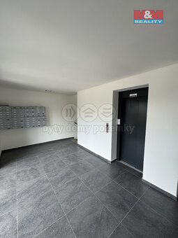 Pronájem bytu 1+kk, 38 m², Louny, ul. Husova - 10