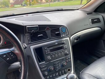 Volvo xc70 D5 136kw momentum  awd - 10