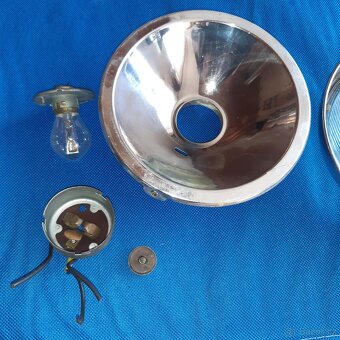 JAWA KÝVAČKS PREDNÍ SVĚTLO - 10