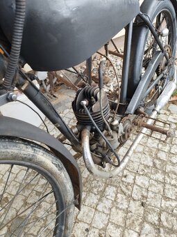 Motocykl veterán Peugeot - 10