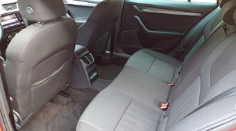 Octavia combi 2.0 TDI 110kW DSG-1.maj-koup.ČR-80.000km-DPH- - 10