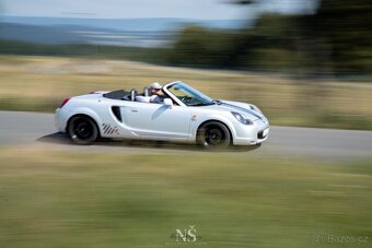 Toyota MR-2 - 10