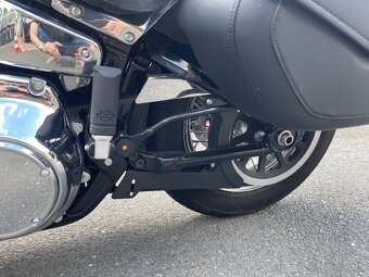 Prodám Harley-Davidson FLHC Softail Heritage 1745 cm3 64 kW - 10