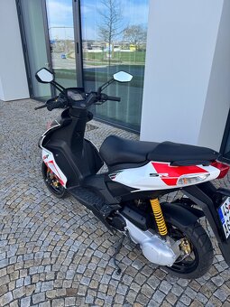 Skútr aprilia sr 50 - 10