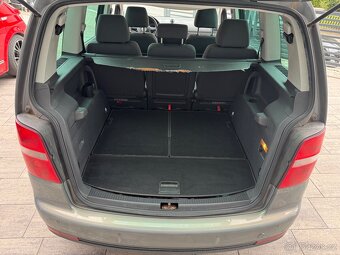 Volkswagen Touran 2,0TDI 7míst - 10