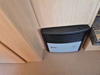 Prodám obytný přívěs CHATEAU CALISTA 430 +NOVÝ NAFUKOVACÍ ST - 10