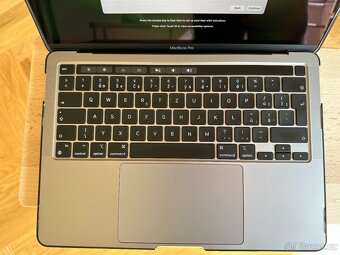 MacBook Pro 13" M1 (2020) - 8 GB RAM / 256 GB SSD top stav - 10