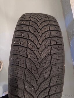 Nexen 225/60/17 - 10