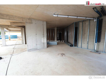 Nový komerční prostor, 114,94 m2, 1 NP, parking, přímo u bud - 10