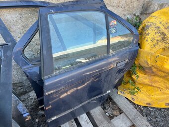 BMW E36 sedan díly - 10
