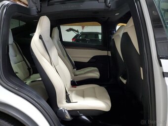 2022 Tesla Model X AWD - 10