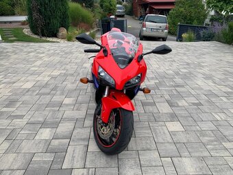 HONDA CBR 1000RR Fireblade - 10
