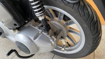 Piaggio Liberty 125 / 2011/ po majitelce / 2x klíč / Pěkný - 10