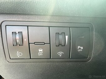 HYUNDAI ix20 1.6i 92 KW PDC TEMPOMAT VYHŘ.SEDADLA 2xALU KOLA - 10