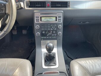 Prodám Volvo V70 2,0i ČR nové, nehavarované - 10