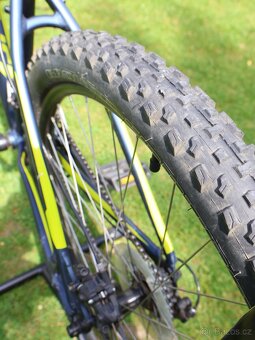 SPECIALIZED ROCKHOPPER - 10