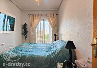 Dvojdům 76 m2 na pozemku 92 m2, Punta Prima, Španělsko - 10