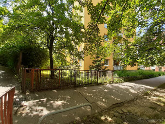 POZEMEK K VÝSTAVBĚ PARKOVIŠTĚ Voskovcova Praha 5 Hlubočepy - 10